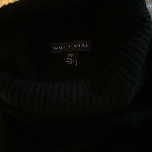 Saks Fifth Avenue black sleeveless turtleneck, size small. - Picture 3 of 3